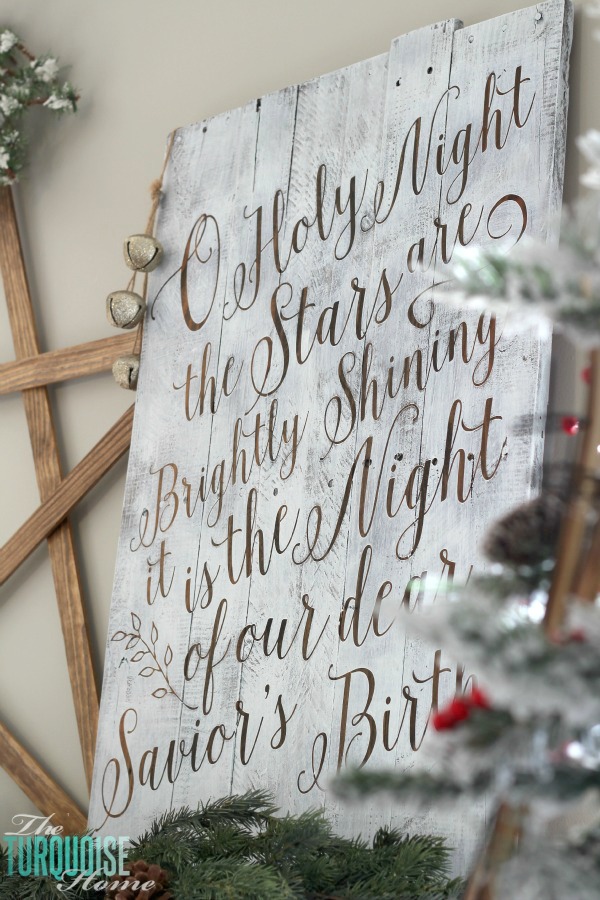 10 Pallet Repurpose Projects for Christmas * The Holidaze Craze