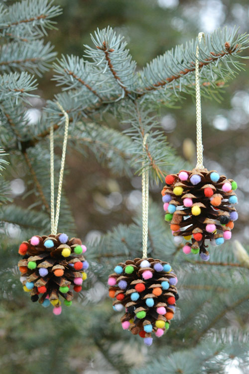 10 Christmas Ornaments You Can Make With Your Kids | Christmas Ornaments, Christmas Ornament Projects, DIY Christmas Ornaments, Kid Friendly Crafts, Kid Friendly DIY Crafts, Ornament Crafts, Christmas Crafts, Christmas Crafts for Kids