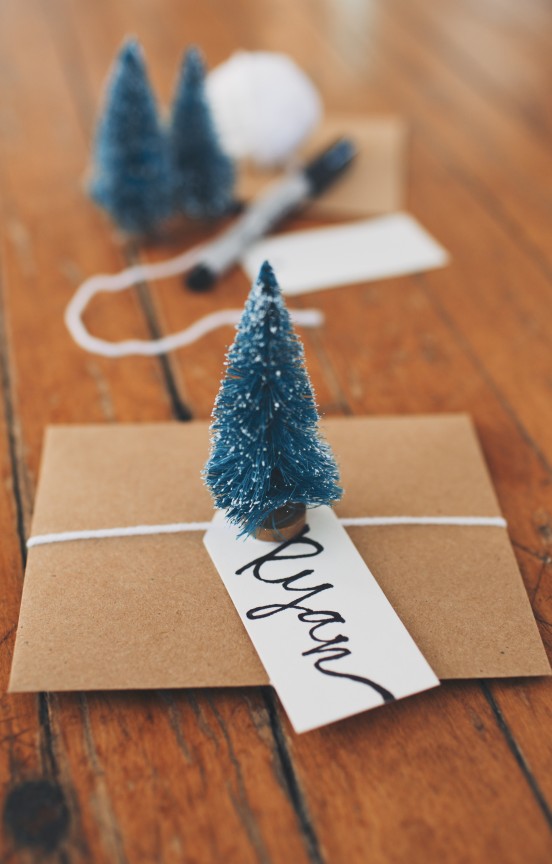 10-diy-place-card-crafts-for-christmas-the-holidaze-craze