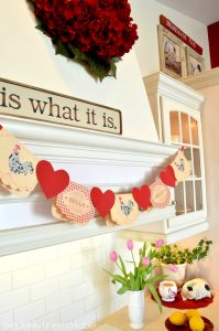 Valentine's Day | Valentine's Day Decorations | Valentine's Day Dollar Store Decorations | Valentine's Day Decorations from the Dollar Store