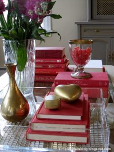 Valentine's Day | Valentine's Day Decorations | Valentine's Day Dollar Store Decorations | Valentine's Day Decorations from the Dollar Store