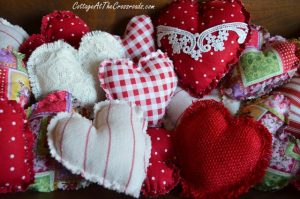 Valentine's Day | Valentine's Day Decorations | Valentine's Day Dollar Store Decorations | Valentine's Day Decorations from the Dollar Store