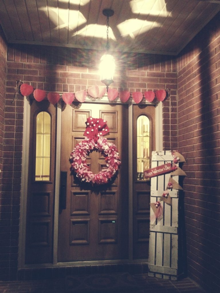 14 Charming Ways to Decorate Your Porch for Valentine’s Day| Valentines Day, Valentines Day Porch Decor, Holiday Porch Decor, DIY Holiday Porch Decor, Porch, Porch Stuff