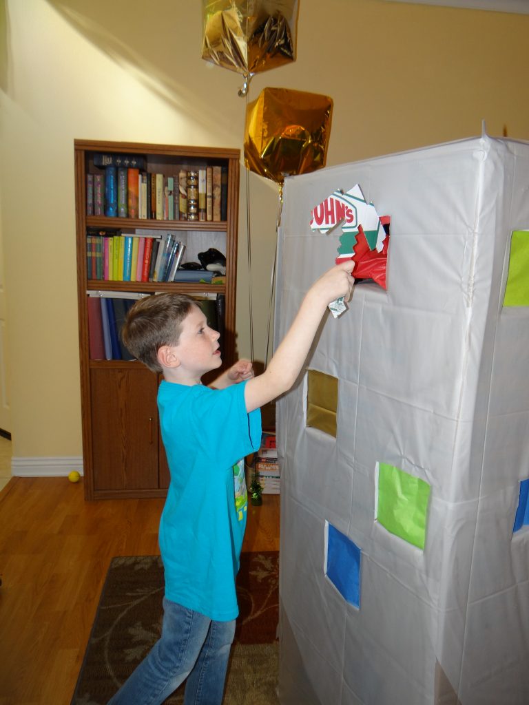 10 Minecraft Themed Birthday Party Ideas - Minecraft, Minecraft Party Ideas, Birthday Party, Birthday Party Ideas, Minecraft Birthday Party, Birthday Parties for Kids, Kids Birthday 