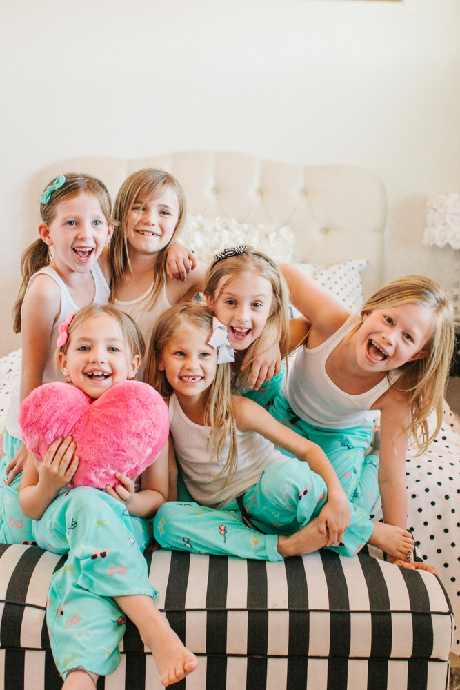 10 Fun Slumber Party Ideas Worth Waking Up For The Holidaze Craze 0586