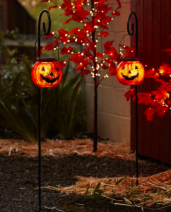 Porch Decor Ideas for Halloween * The Holidaze Craze