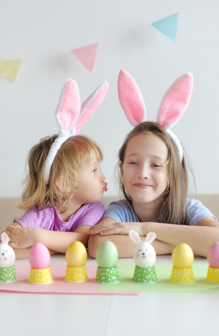 Easter Table Ideas for Kids * The Holidaze Craze