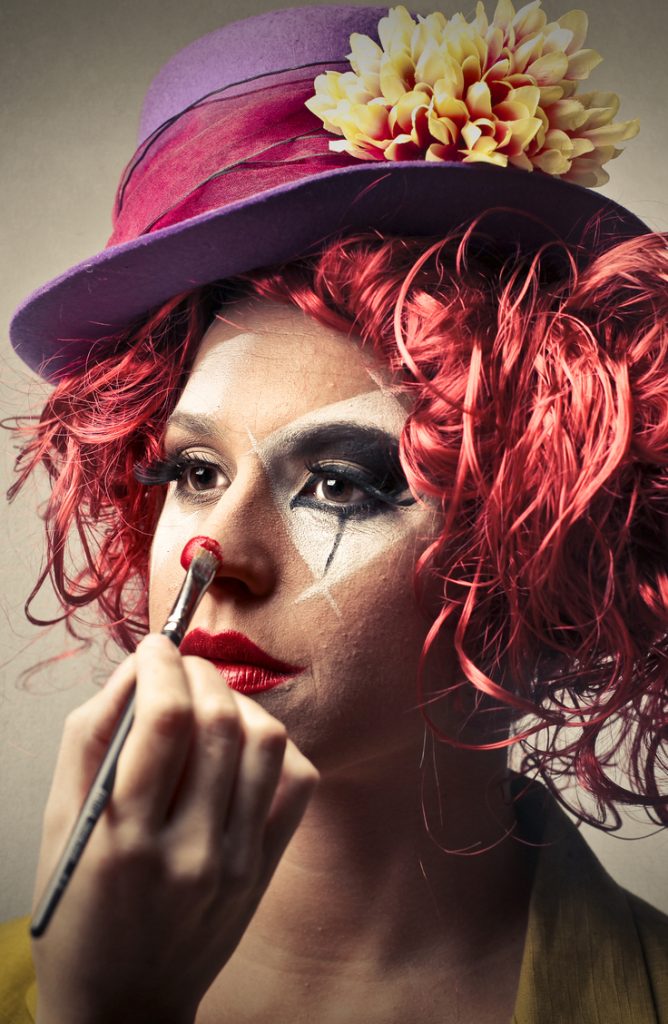 If you're dressing up as a clown for Halloween, you'll need these clown makeup tips 