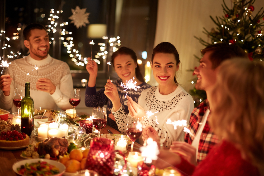 It can be tricky coming up with holiday party ideas for all your friends. Why not try having a progressive dinner? Everyone will get to help out and they're really so much fun!